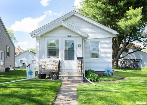 541 27th Ave, Moline, IL 61265