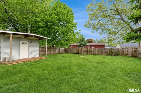 2402 47th St, Moline, IL 61265 photo 13
