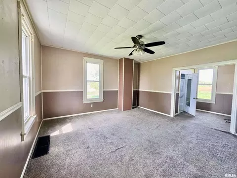 947 135th St, Joy, IL 61260 photo 4