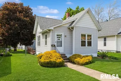 716 N 3rd St, Clinton, IA 52732