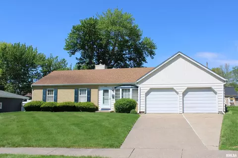 2532 E Pleasant St, Davenport, IA 52803