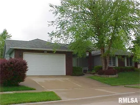 3551 Woodberry Pl, Bettendorf, IA 52722