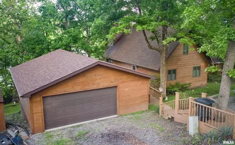 835 Lakeshore Dr S, Goreville, IL 62939