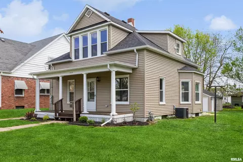 1817 27th St, Rock Island, IL 61201