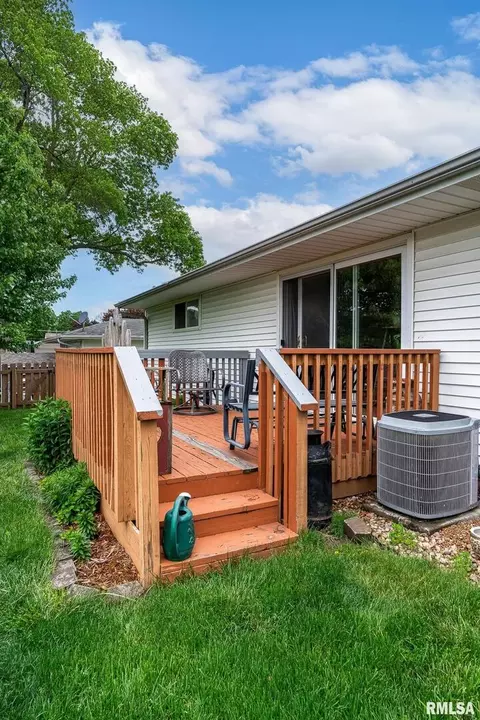 215 Maple Ave, Morrison, IL 61270 photo 7