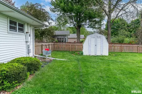 215 Maple Ave, Morrison, IL 61270 photo 6