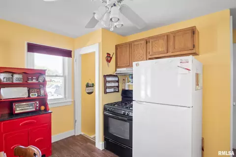 357 15th Ave, Moline, IL 61265 photo 8