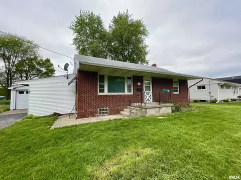 130 S Pleasant Ave, Galesburg, IL 61401