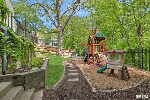 1000 22nd St, Moline, IL 61265 photo 9