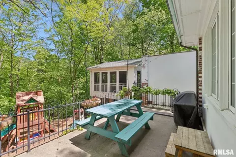 1000 22nd St, Moline, IL 61265 photo 7