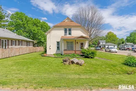 308 4th Ave, Sherrard, IL 61281
