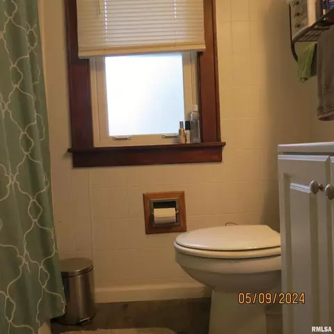 251 7th St, Silvis, IL 61282 photo 5