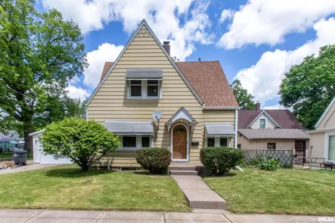 2517 16th Ave, Rock Island, IL 61201