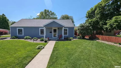 1412 Maple Ave, Galesburg, IL 61401