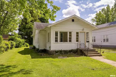 704 W St Louis St, West Frankfort, IL 62896