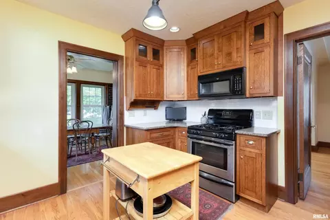 3003 24th Ave, Moline, IL 61265 photo 9