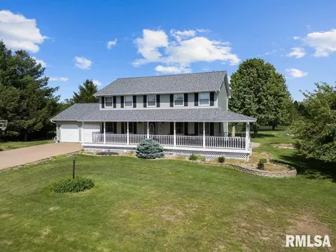2901 Willadsen Dr, Clinton, IA 52732