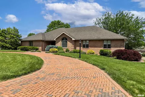 2202 Steeplechase Dr, Marion, IL 62959 photo 2