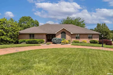 2202 Steeplechase Dr, Marion, IL 62959