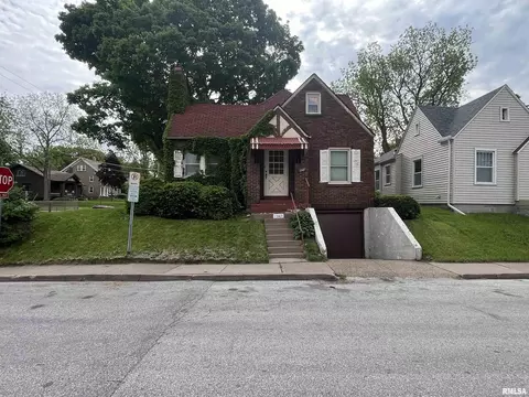 1947 N Perry St, Davenport, IA 52803