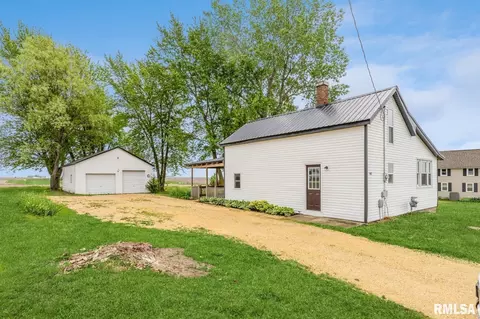 907 Main St, Delmar, IA 52037