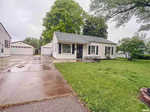2216 N Michigan Ave, Davenport, IA 52804