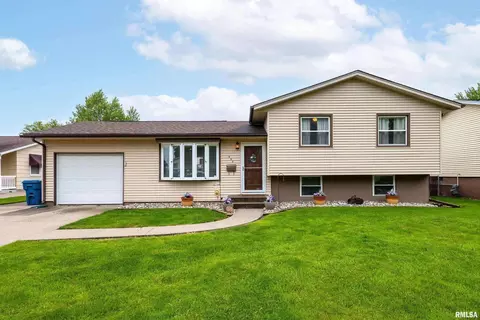 538 30th Ave, East Moline, IL 61244