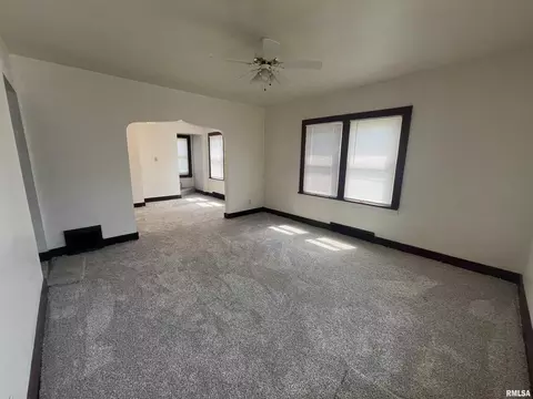 525 1st Ave, Silvis, IL 61282 photo 8