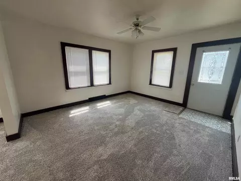 525 1st Ave, Silvis, IL 61282 photo 9