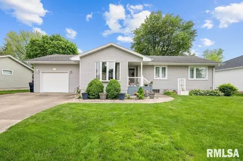 206 York St, Wilton, IA 52778