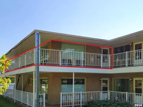 1104 Kimberly Rd #106, Bettendorf, IA 52722