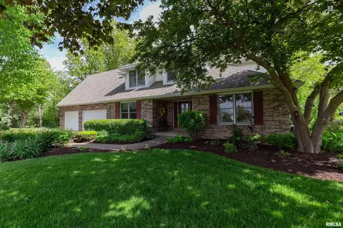 1001 Carriage Place Pl, Bettendorf, IA 52722