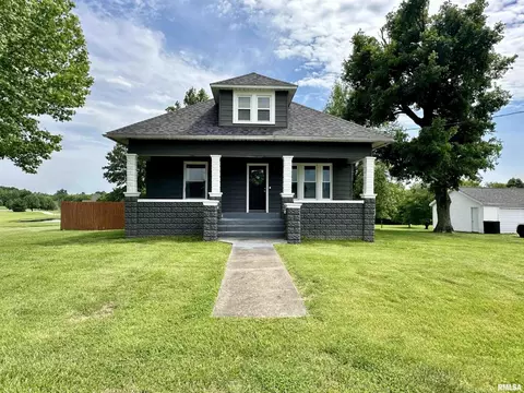 12795 Cochran Rd, Marion, IL 62959