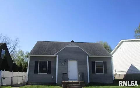 2115 Grove St, Davenport, IA 52804