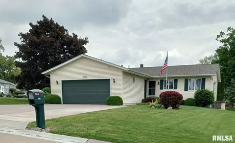 4433 N Lincoln Ave, Davenport, IA 52806