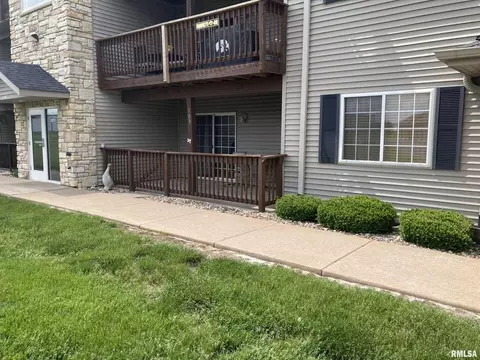 3211 S 16th Ave #103, Eldridge, IA 52748