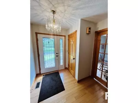 8045 Little Eagle Dr, Springfield, IL 62712 photo 2