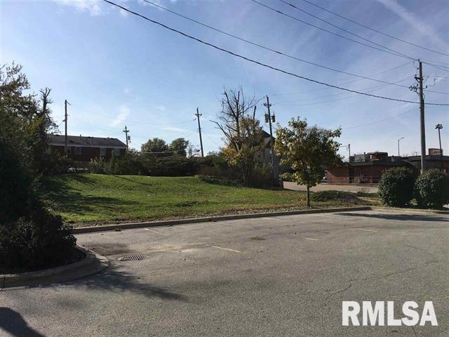 115 E 18th St, Davenport, IA 52803