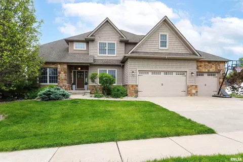 5021 Wyndham Ct, Bettendorf, IA 52722