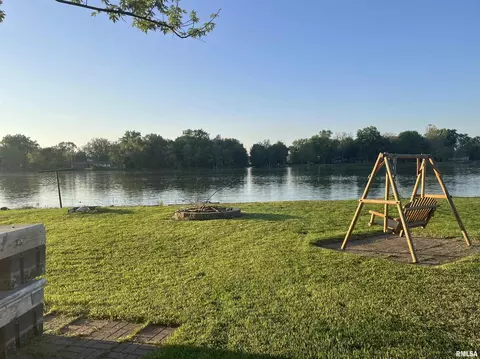 2104 S Shore Dr, Moline, IL 61265 photo 37