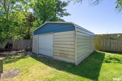 2104 S Shore Dr, Moline, IL 61265 photo 32