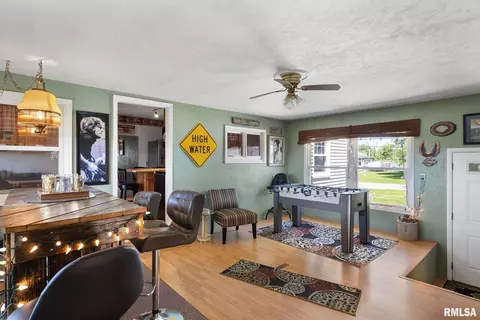2104 S Shore Dr, Moline, IL 61265 photo 14