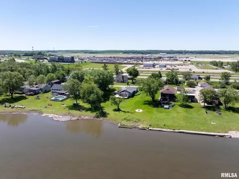 2104 S Shore Dr, Moline, IL 61265 photo 42