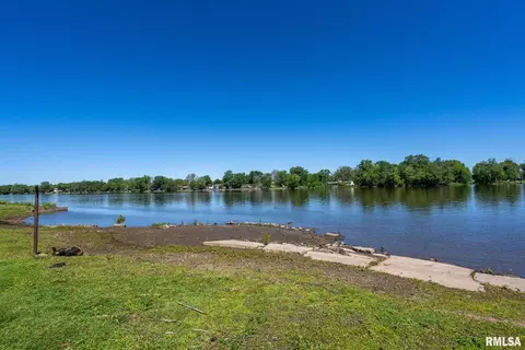 2104 S Shore Dr, Moline, IL 61265 photo 38