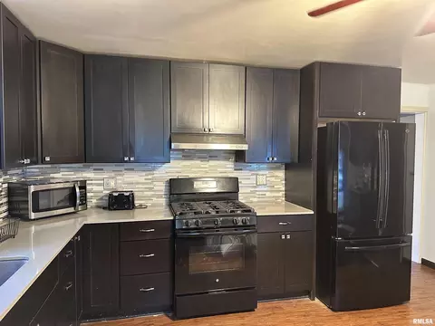 338 Willard St, Kewanee, IL 61443 photo 2