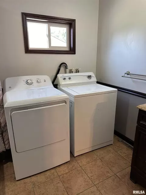 338 Willard St, Kewanee, IL 61443 photo 18