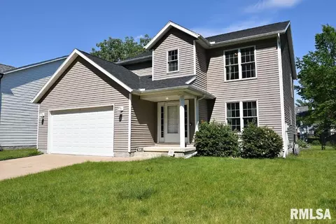 6739 Silver Creek Dr, Davenport, IA 52806