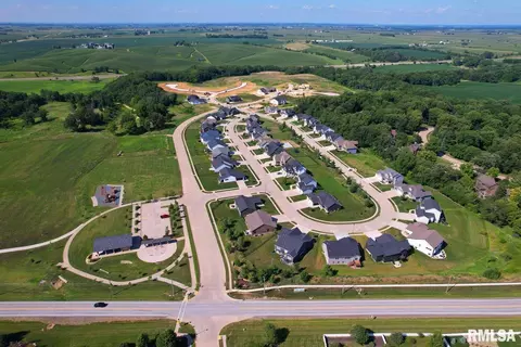 6825 Timber Ct, Bettendorf, IA 52722