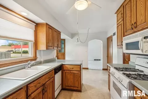 1902 8th St, Moline, IL 61265 photo 13