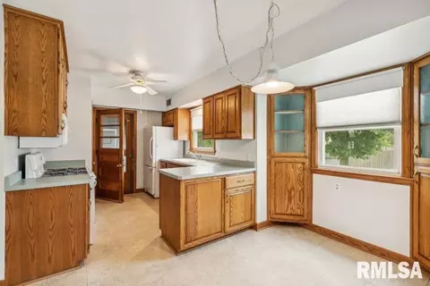 1902 8th St, Moline, IL 61265 photo 10